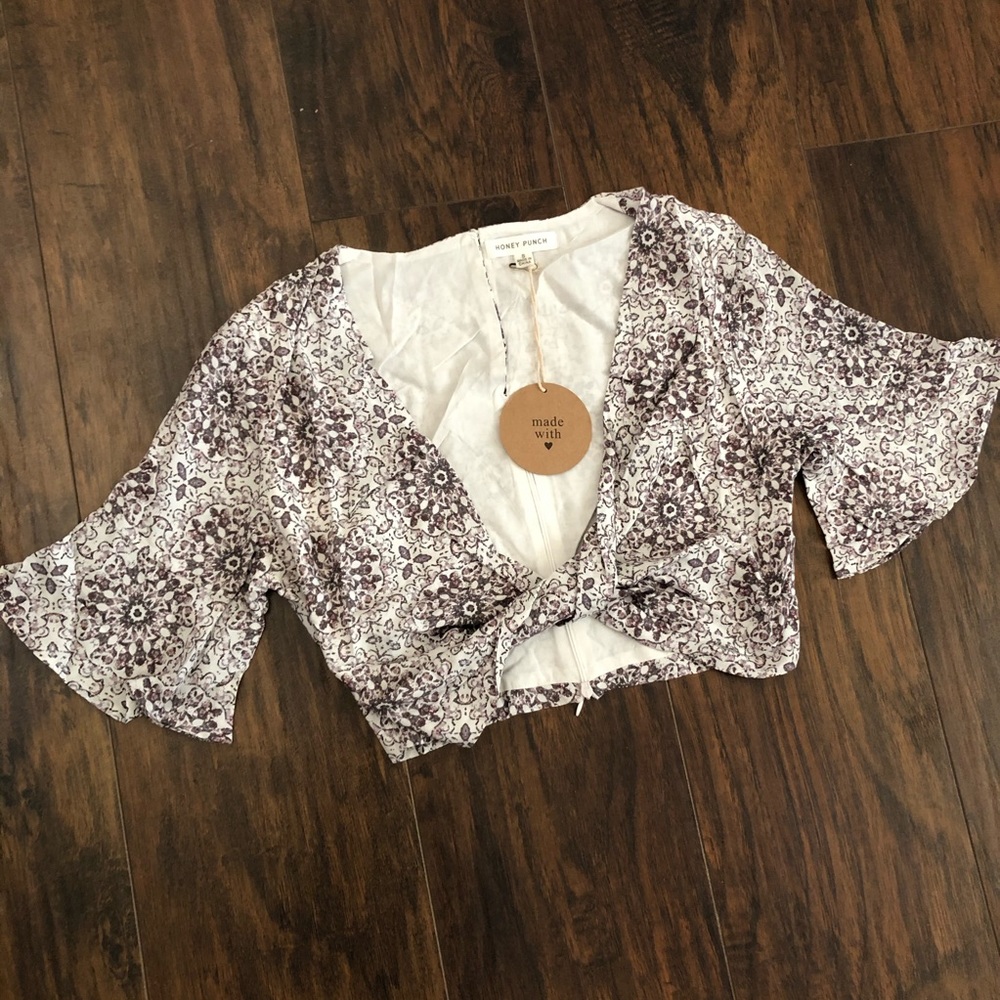 Honey Punch Front Twist Crop Top - Picture 4 of 11
